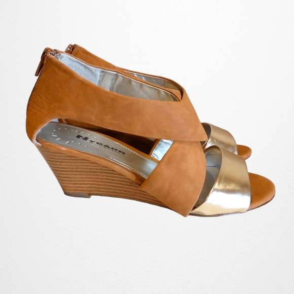 π₯ Nygard Collection Gwen Women's Crossover Strap Wedged Sandals - Picture 2 of 16